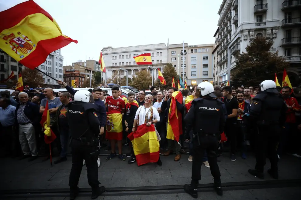 Concentraciones en Zaragoza a favor y en contra del independentismo