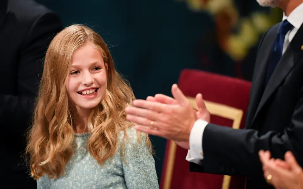Spain's Princess Leonor smiles after delivering her speech during the 2019 Princess of Asturias Awards' ceremony at Campoamor Theatre in Oviedo, Spain October 18, 2019. REUTERS/Eloy Alonso [[[REUTERS VOCENTO]]] SPAIN-ROYALS/AWARDS