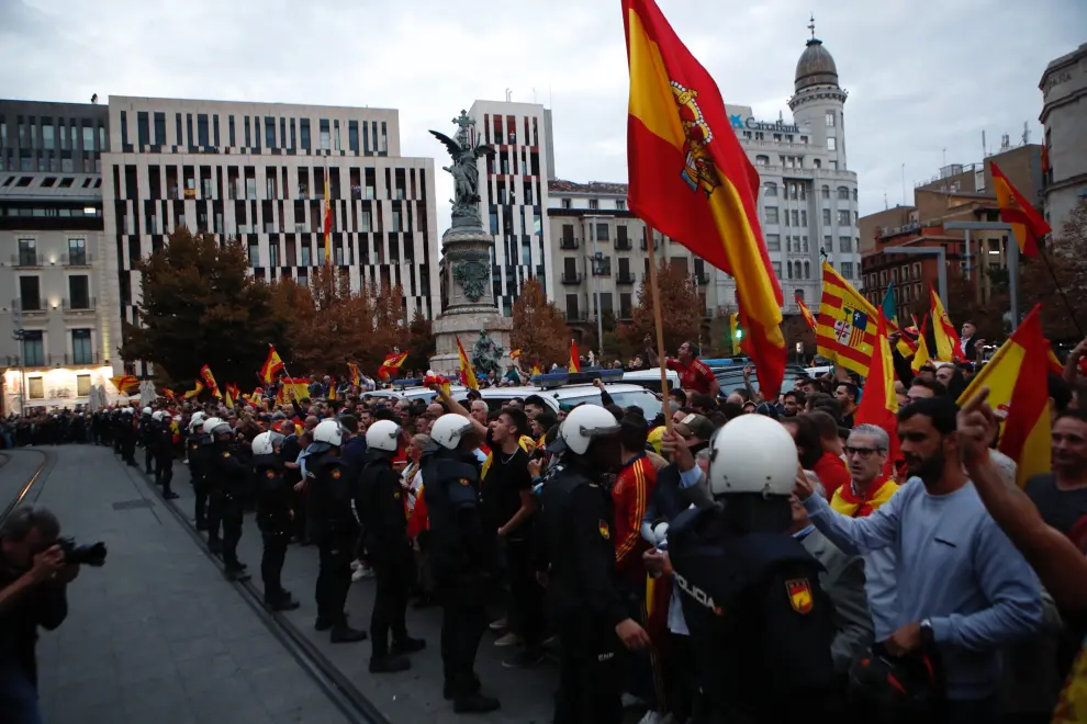Concentraciones en Zaragoza a favor y en contra del independentismo