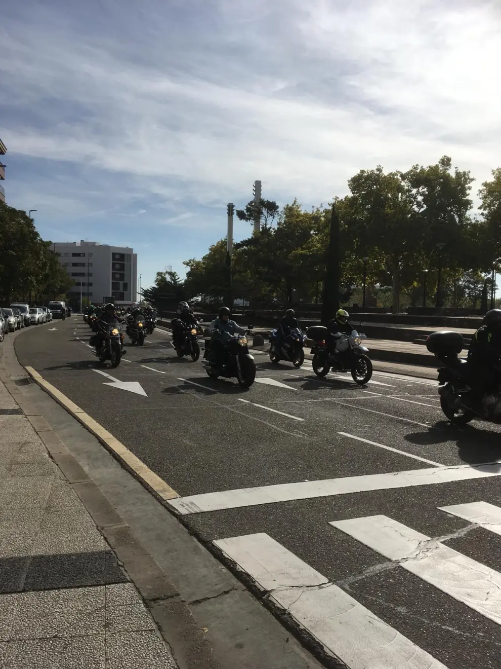 Concentración motorista en Zaragoza por la seguridad en las carreteras.