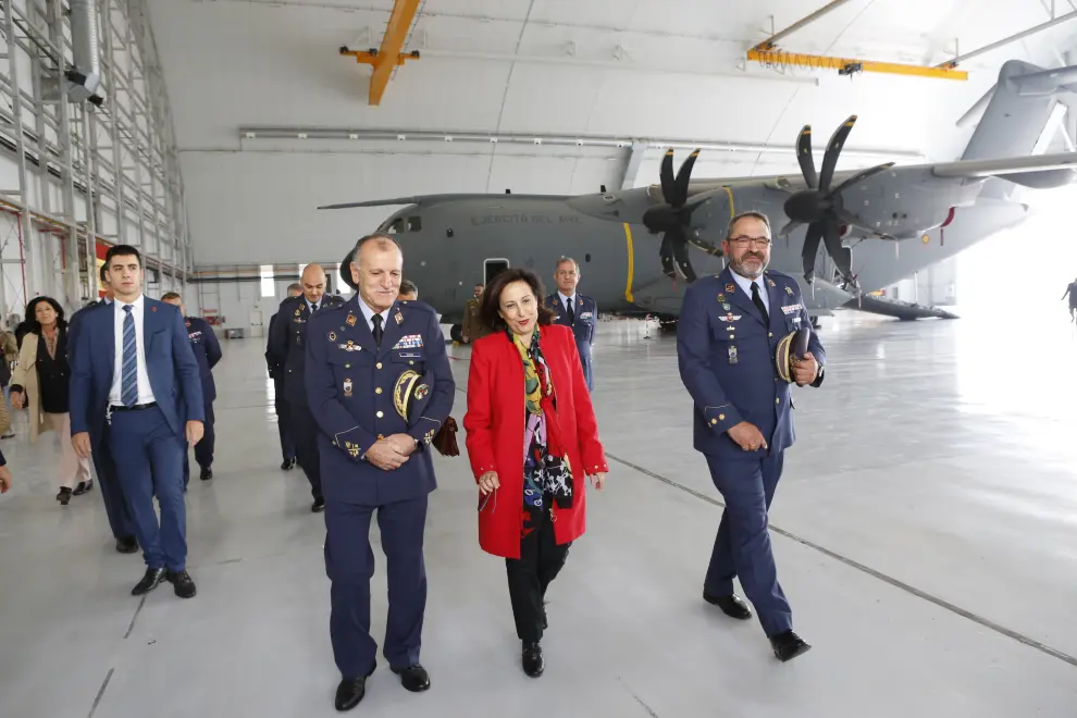 La ministra de Defensa, Margarita Robles, en la Base Aérea de Zaragoza