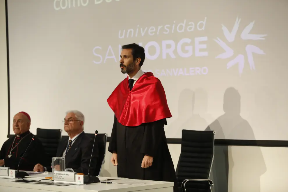 Luis Oro y Guillermo Fatás, investidos Honoris Causa de la Universidad San Jorge