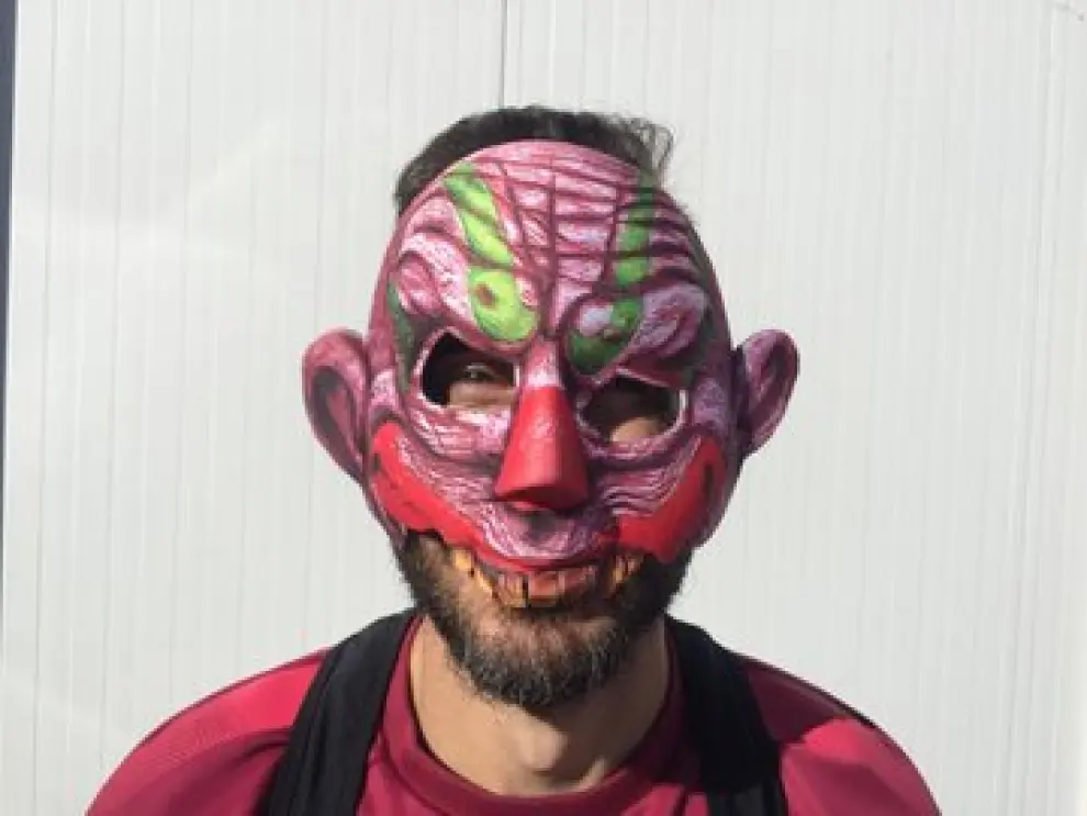 Varios jugadores de la SD Huesca han lucido máscaras de Halloween.