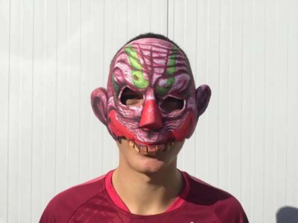 Varios jugadores de la SD Huesca han lucido máscaras de Halloween.