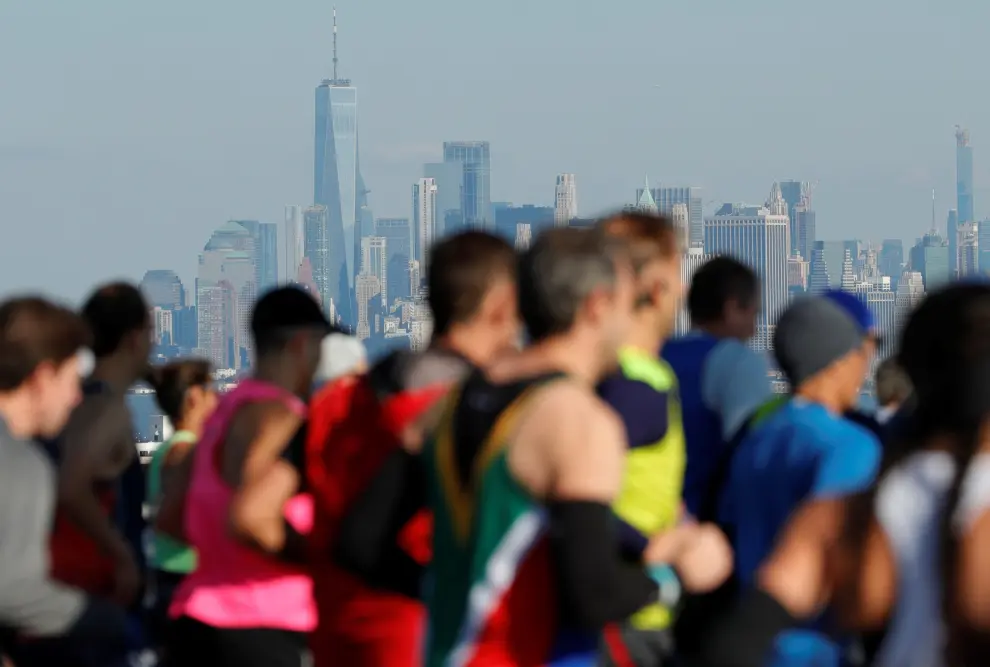 Athletics - New York City Marathon - New York, New York, United States - November 3, 2019  General view of race participants in action on the Verrazzano-Narrows Bridge during the marathon   REUTERS/Lucas Jackson [[[REUTERS VOCENTO]]] ATHLETICS-NYC/