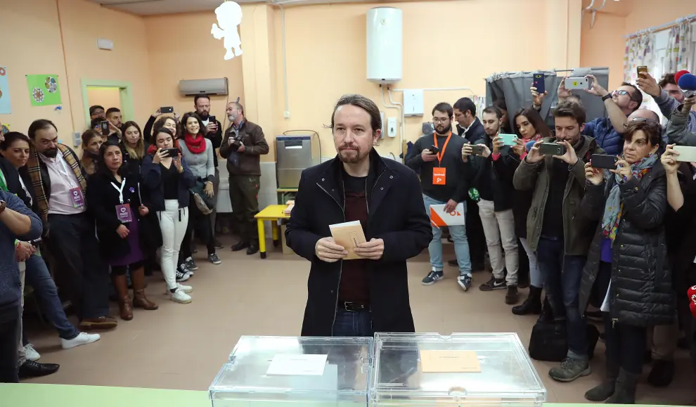 El líder de Unidas Podemos, Pablo Iglesias, ha votado en Galapagar.