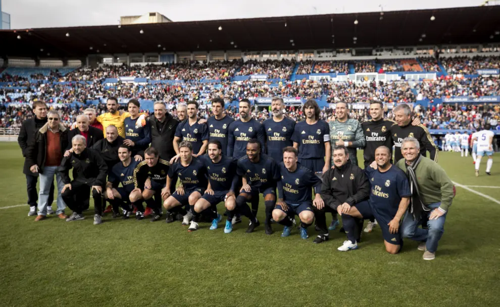 Partido de Aspanoa. Los veteranos del Real Zaragoza y el Real Madrid se han citado en La Romareda para "marcar un gol al cáncer" en le tradicional partido solidario organizado por Aspanoa, que celebra su 25º aniversario.