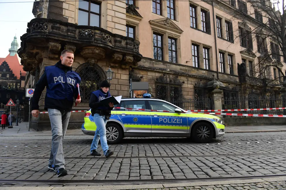 Dresden (Germany), 25/11/2019.- An exterior view shows the Dresden Castle where Dresden's Treasury Green Vault is located, in Dresden, Saxony, Germany, 25 November 2019. Dresden's Treasury Green Vault was broken into on early 25 November. According to the police, the amount of damage is still unclear. (Alemania, Dresde) EFE/EPA/FILIP SINGER Burglary in Dresden's Treasury Green Vault