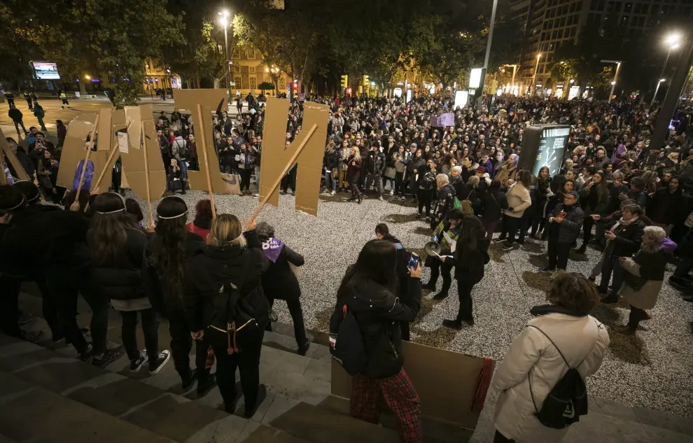 Manifestación en Zaragoza en el Día Internacional para la eliminación de la violencia contra la mujer