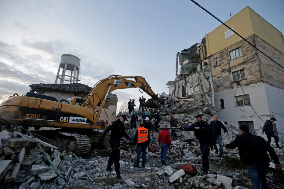 Varios muertos en Albania en el peor terremoto registrado en décadas