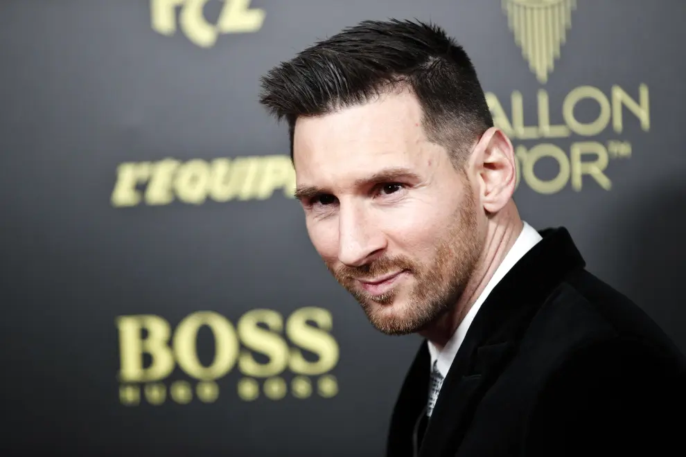El jugador del FC Barcelona, Lionel Messi, a la llegada de la gala del Balón de Oro en el teatro Chatelet de París