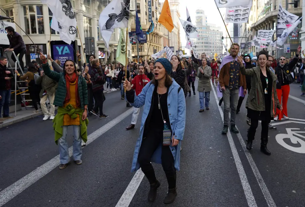 Extinction Rebellion corta la Gran Vía de Madrid contra el cambio climático