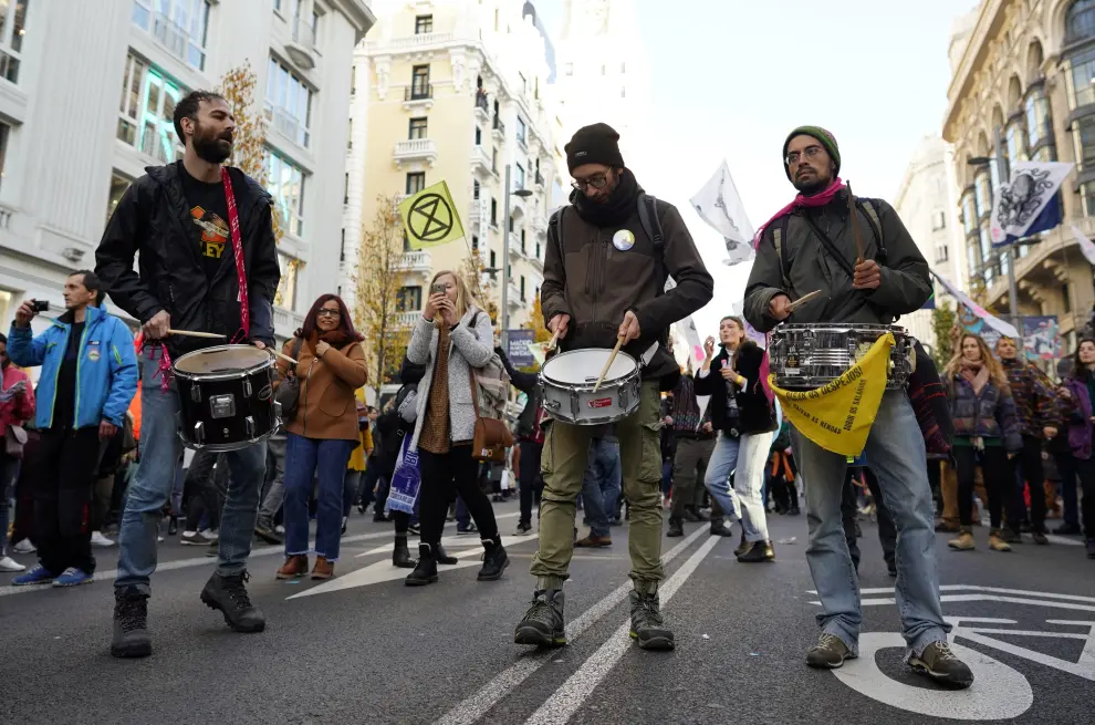 Activists from Extinction Rebellion attend a climate change protest on Gran Via street as COP25 climate summit is held in Madrid, Spain, December 7, 2019. REUTERS/Juan Medina [[[REUTERS VOCENTO]]] CLIMATE-CHANGE/ACCORD-PROTEST