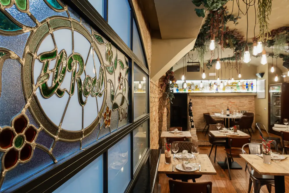 El restaurante El Real de Zaragoza ha cumplido 25 años con una renovación del local y una fiesta para celebrarlo