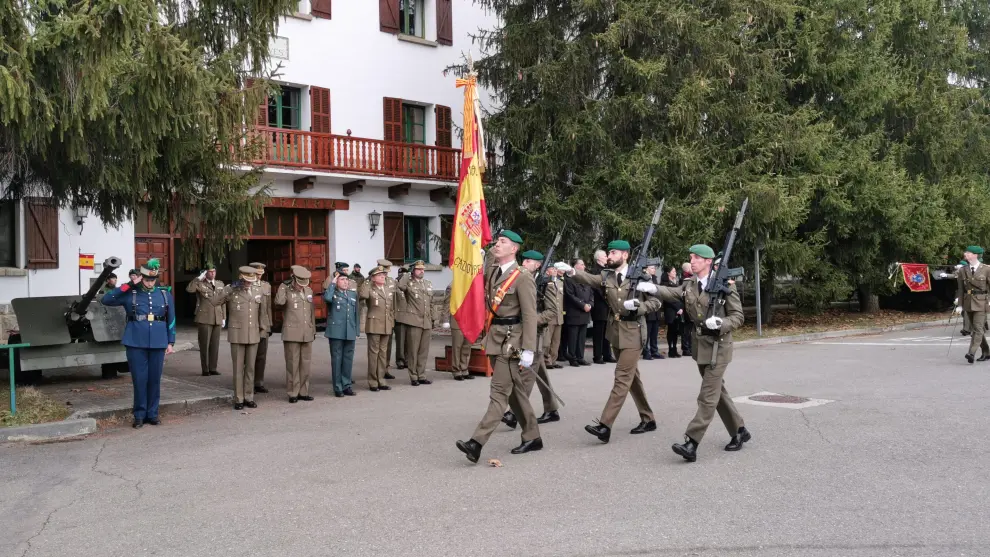 Relevo de mando del coronel Jefe del regimiento Galicia 64 en Jaca