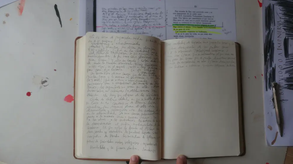 Cuaderno realizado por Ricardo Vicente para 'Mientras dure la guerra'.