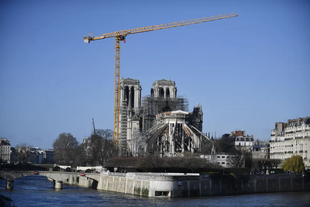 General view shows the Notre Dame Cathedral, as works continue to stabilise the cathedral's structure nine months after a fire caused significant damage, in Paris, France, December 23, 2019. REUTERS/Gonzalo Fuentes [[[REUTERS VOCENTO]]] FRANCE-NOTREDAME/CHRISTMAS