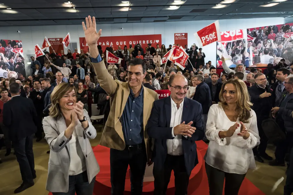 Mitin del PSOE con Pedro Sánchez, Javier Lambám, Susana Sumelzo y Pilar Alegría el 7 de abril