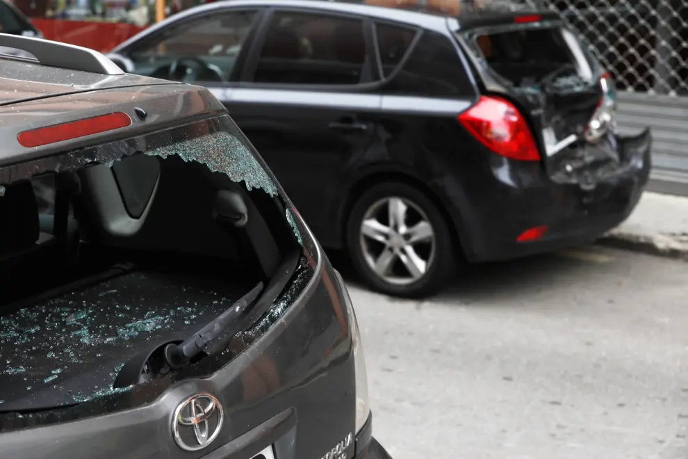 N. O., un joven de 32 años, ha perdido el control de su vehículo causando daños a siete coches estacionados