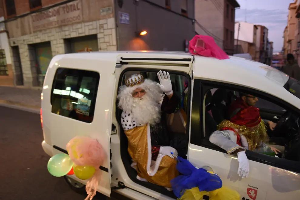 Los Reyes y las Reinas Magas llegan al barrio Oliver de Zaragoza
