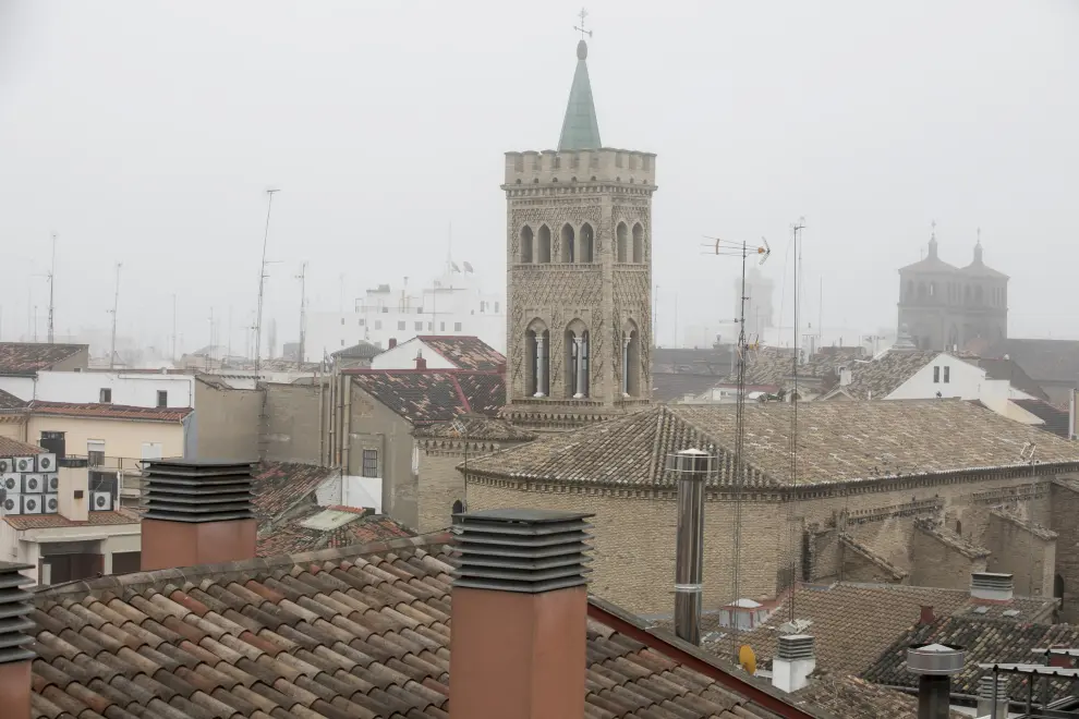 Imágenes de Zaragoza con niebla.