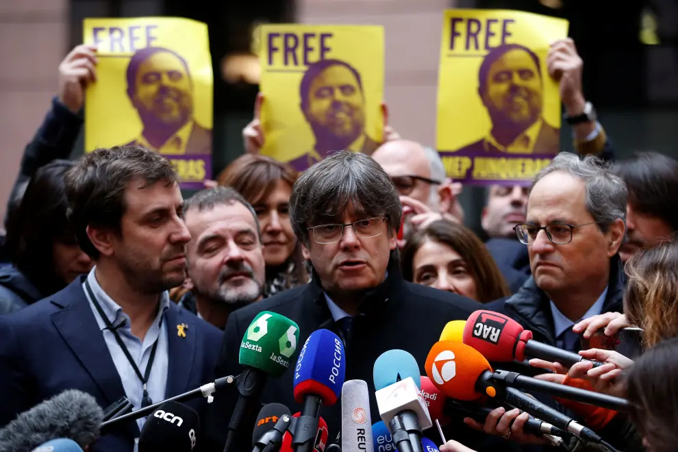 Former member of the Catalan government Carles Puigdemont, talks to media as he arrives to attend his first plenary session as a member of the European Parliament in Strasbourg, France, January 13, 2020. REUTERS/Vincent Kessler [[[REUTERS VOCENTO]]] SPAIN-POLITICS/CATALONIA-EU