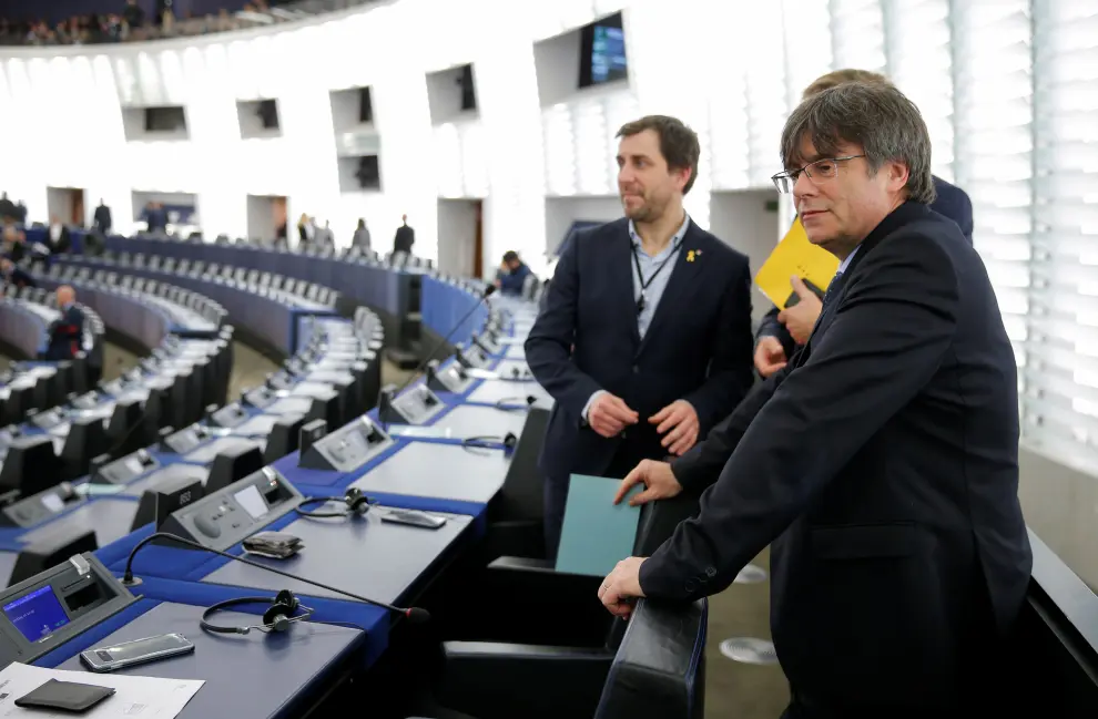 Former members of the Catalan government Carles Puigdemont and Toni Comin attend their first plenary session as members of the European Parliament in Strasbourg, France, January 13, 2020. REUTERS/Vincent Kessler [[[REUTERS VOCENTO]]] SPAIN-POLITICS/CATALONIA-EU