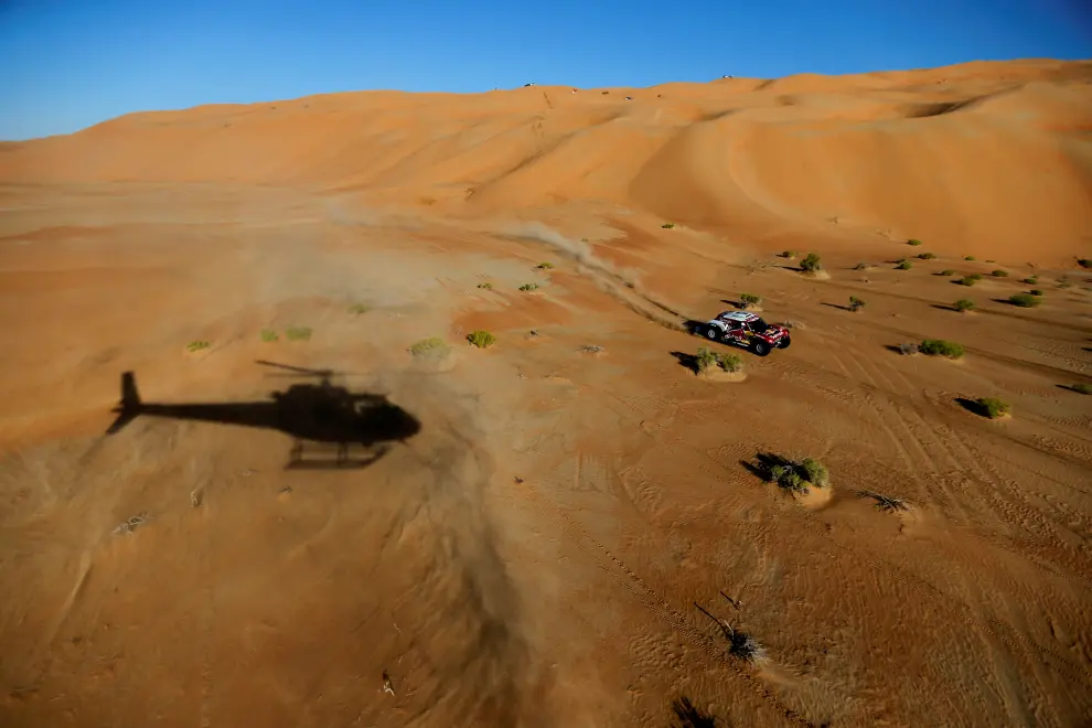 Rallying - Dakar Rally - Stage 12 - Haradh to Qiddiya- Haradh, Saudi Arabia - January 17, 2020  Bahrain JCW X-Raid Team's Carlos Sainz celebrates after winning the Dakar Rally  REUTERS/Hamad I Mohammed [[[REUTERS VOCENTO]]] MOTOR-RALLY-DAKAR/