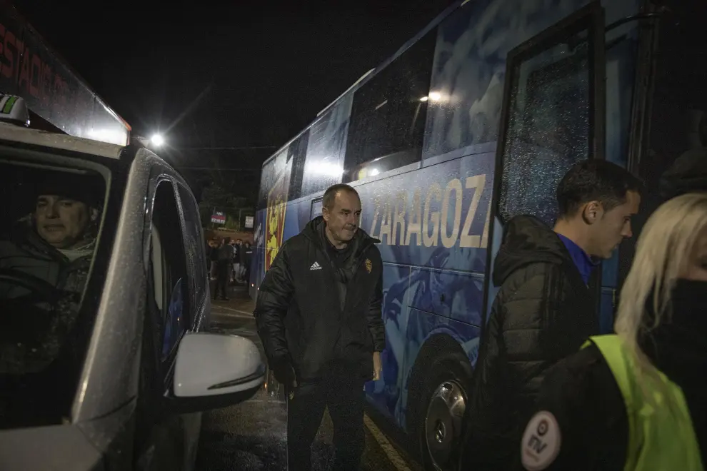 Víctor Fernández, a la salida de Anduva para regresar a Zaragoza tras la suspensión del Mirandés-Zaragoza.