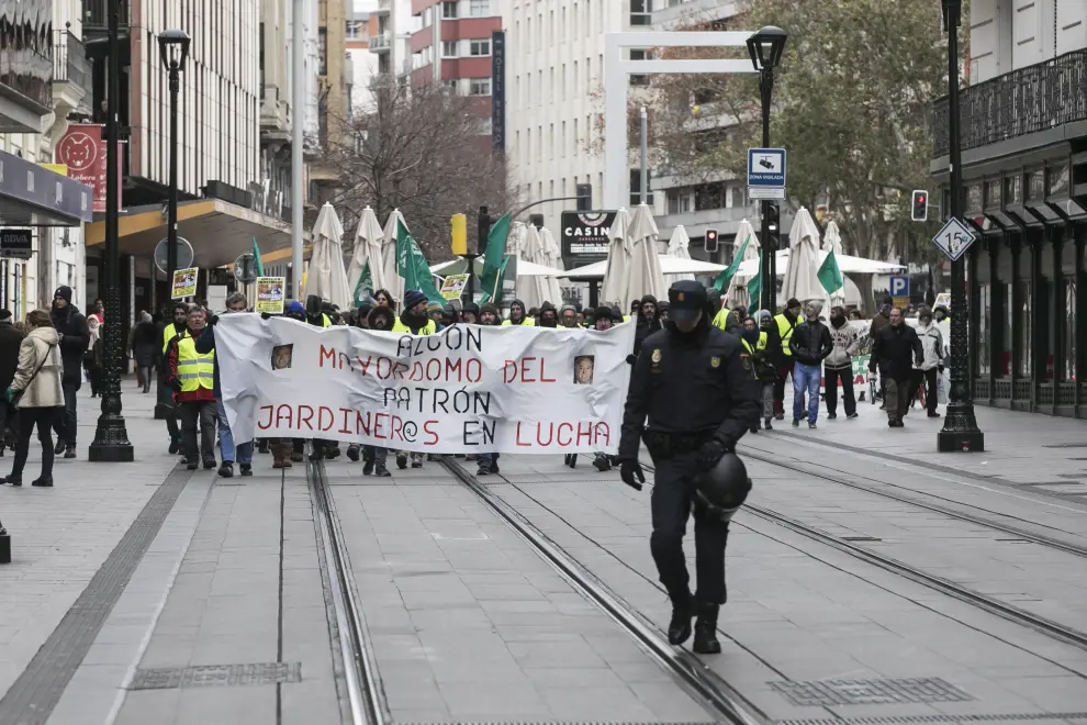 Protesta de los trabajadores de FCC por las calles de Zaragoza