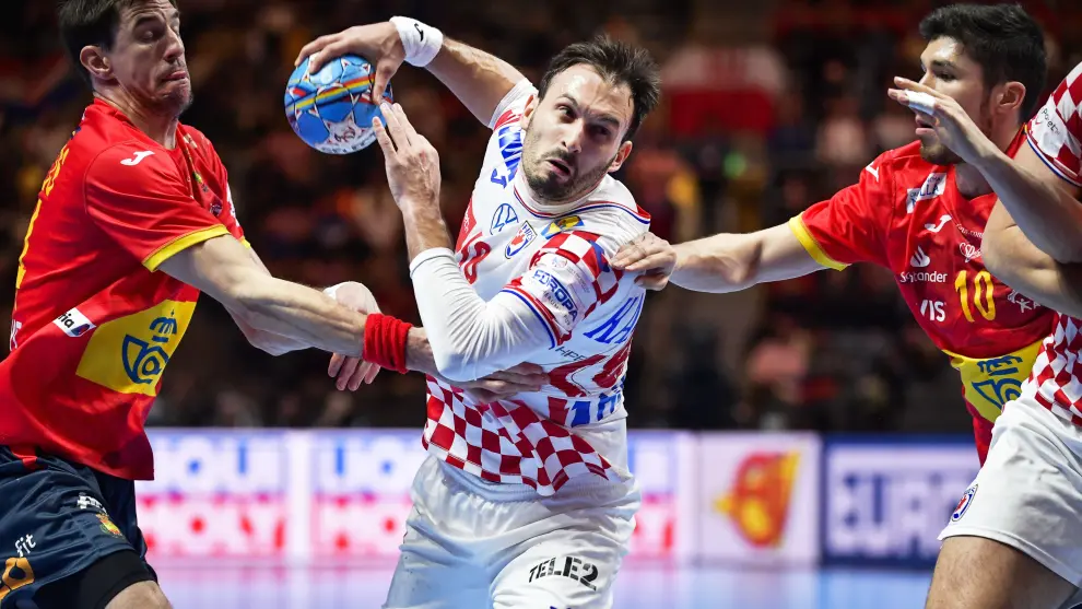 2020 European Handball Championship - Final - Spain v Croatia - Stockholm, Sweden - January 26, 2020 -Croatia's David Mandic in action. Anders Wiklund/TT News Agency/via REUTERS ATTENTION EDITORS - THIS IMAGE WAS PROVIDED BY A THIRD PARTY. SWEDEN OUT. NO COMMERCIAL OR EDITORIAL SALES IN SWEDEN. [[[REUTERS VOCENTO]]]
