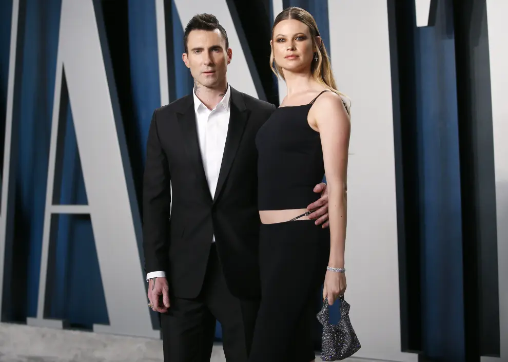 Adam Levine and  Behati Prinsloo attend the Vanity Fair Oscar party in Beverly Hills during the 92nd Academy Awards, in Los Angeles, California, U.S., February 9, 2020.    REUTERS/Danny Moloshok [[[REUTERS VOCENTO]]] AWARDS-OSCARS/VANITYFAIR