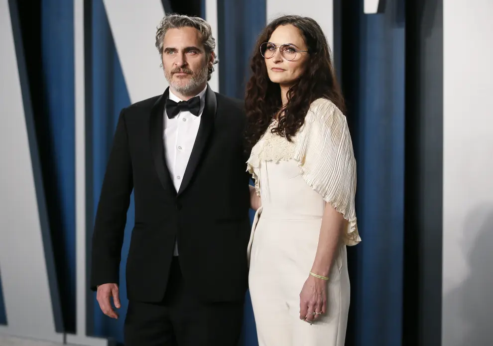 Joaquin Phoenix and Rain Phoenix attend the Vanity Fair Oscar party in Beverly Hills during the 92nd Academy Awards, in Los Angeles, California, U.S., February 9, 2020.    REUTERS/Danny Moloshok [[[REUTERS VOCENTO]]] AWARDS-OSCARS/VANITYFAIR