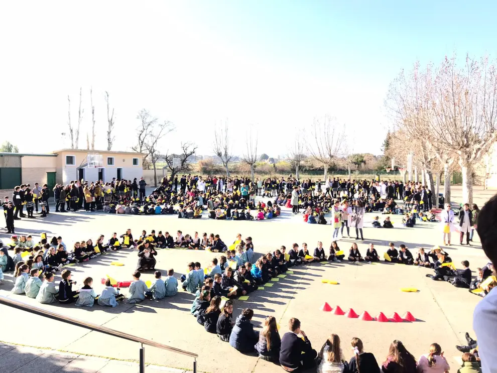 Escolares aragoneses se solidarizan con los niños con cáncer