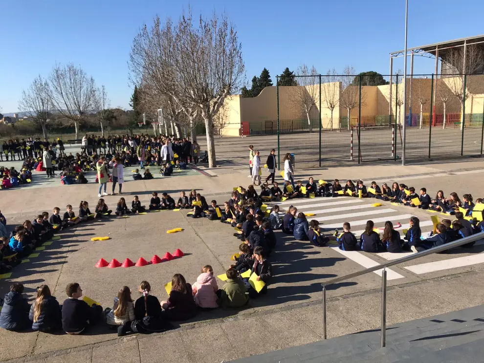 Escolares aragoneses se solidarizan con los niños con cáncer