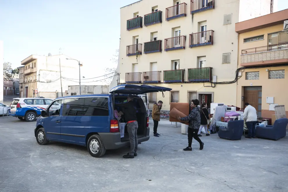 Los vecinos desalojados en Juslibol terminaron de recoger ayer sus pertenencias.