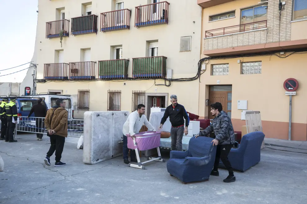 Los vecinos desalojados en Juslibol terminaron de recoger ayer sus pertenencias.