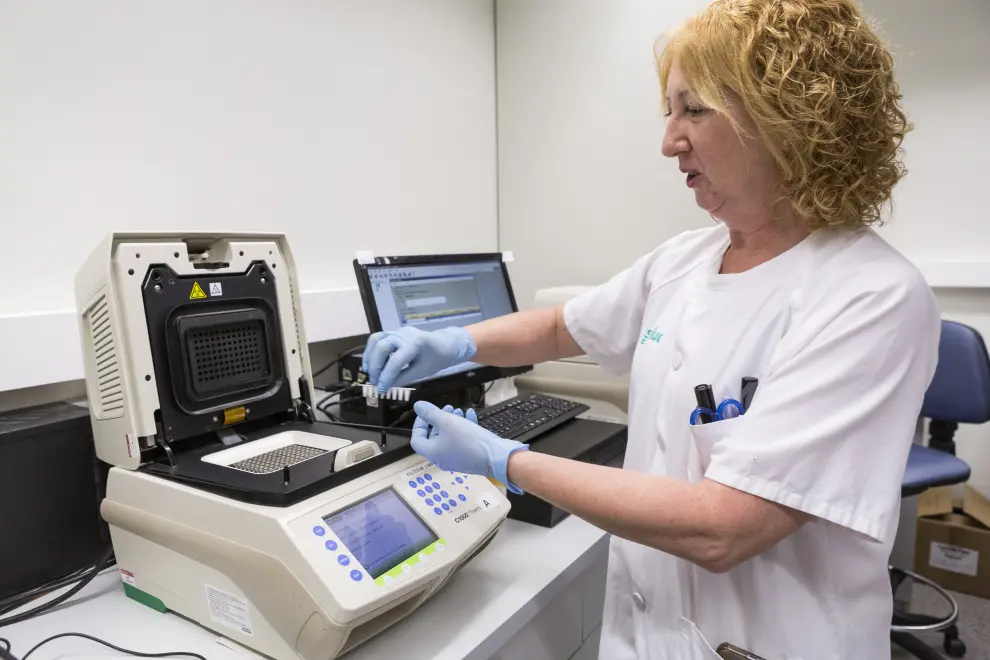 El laboratorio del hospital Miguel Servet ya cuenta con el test para analizar las muestras de posibles casos de coronavirus