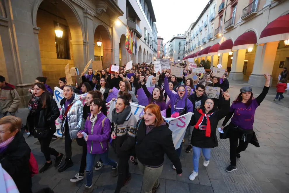 Manifestación del 8-M en las calles de Huesca.