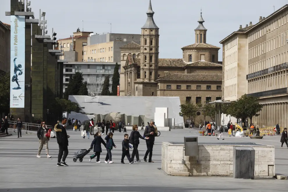 Ambiente en Zaragoza, tras el cierre de parques infantiles y otras medidas para frenar el coronavirus.