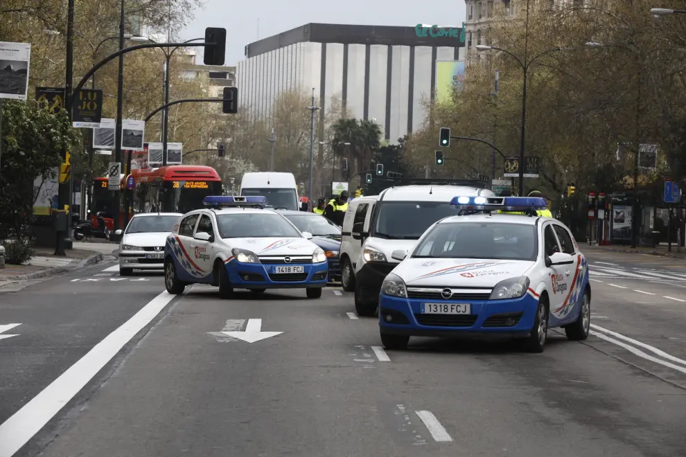 Controles policiales en Zaragoza por el coronavirus.
