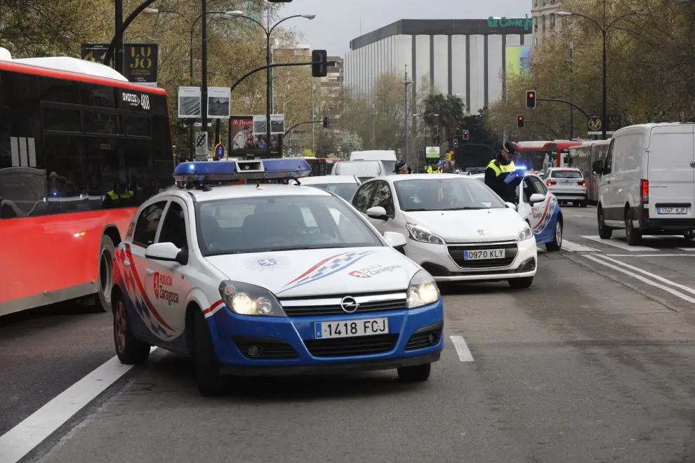 Controles policiales en Zaragoza por el coronavirus.