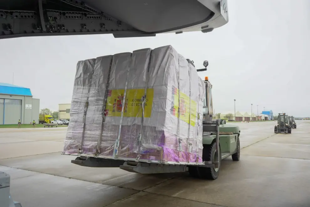 El avión de la Base de Zaragoza llega a Torrejón con 14 toneladas de test y mascarillas