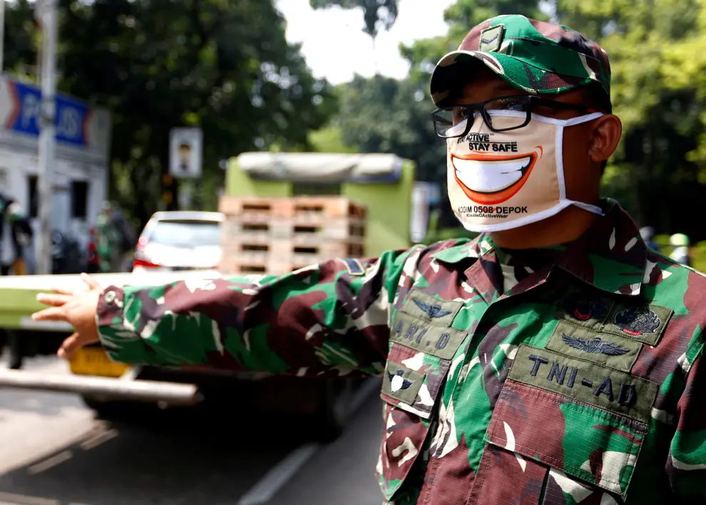 Un militar en Indonesia.