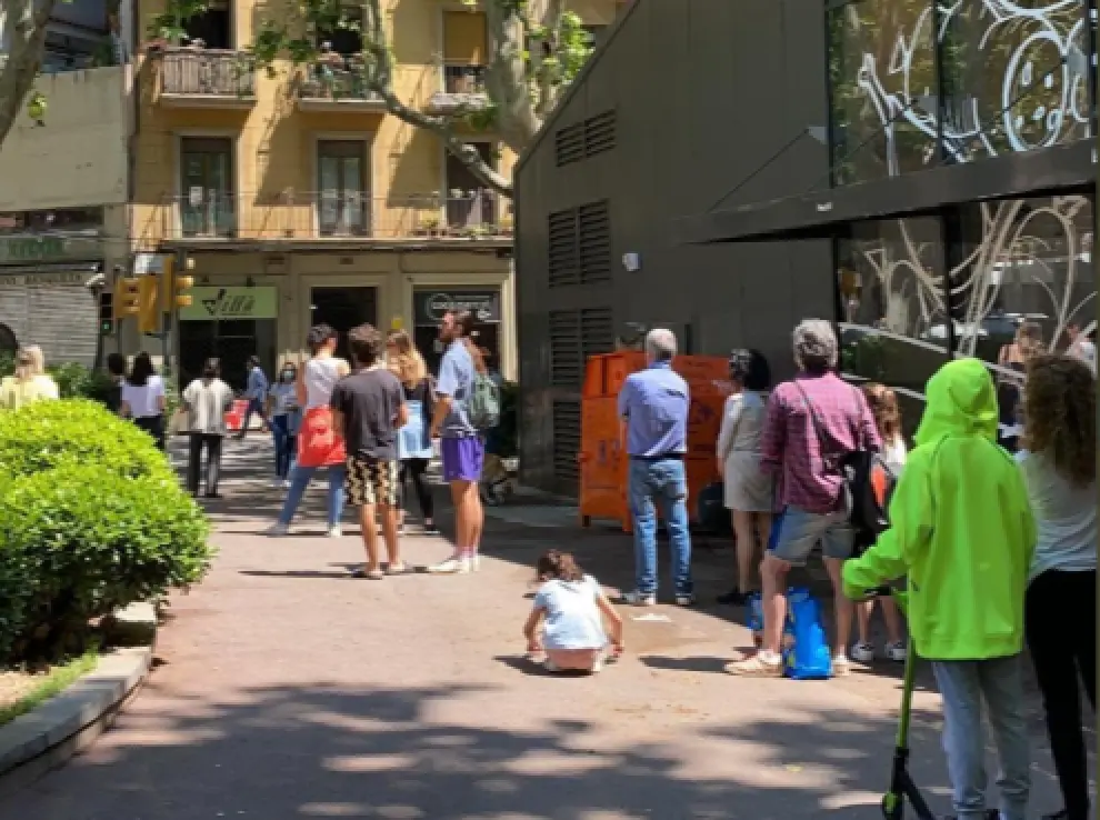 Aglomeraciones en varias ciudades españolas con la primera de los niños a la calle
