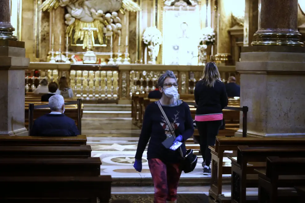 Fotos del primer día de la basílica del Pilar de Zaragoza abierta.