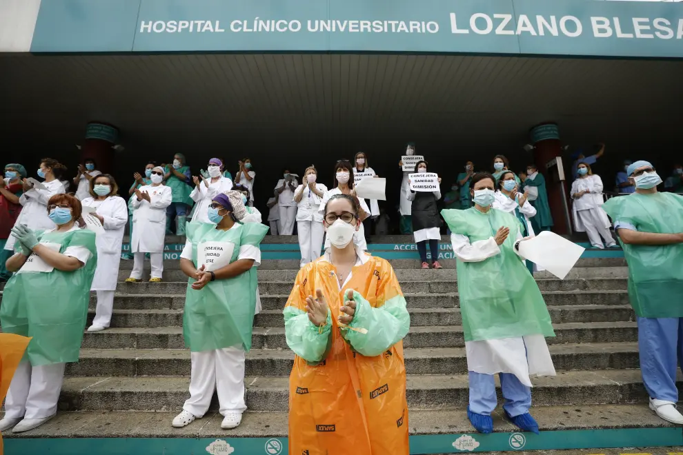 Personal del Hospital del Clínico de Zaragoza pide la dimisión de la consejera de Sanidad, Pilar Ventura, este martes