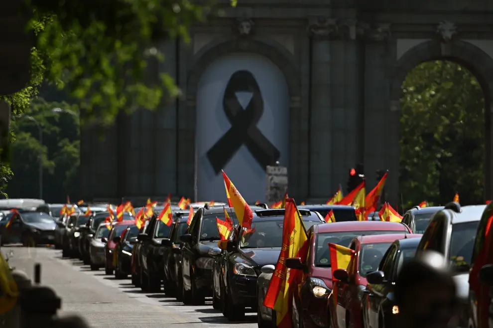 Manifestación de Vox en Madrid con coches contra el Gobierno