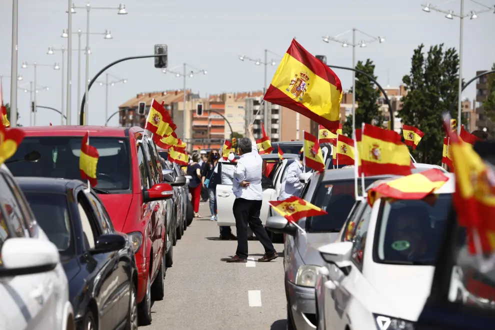 Protesta en Zaragoza contra la gestión del Gobierno.