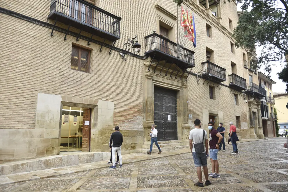 Comienza la reapertura de los servicios municipales en Huesca